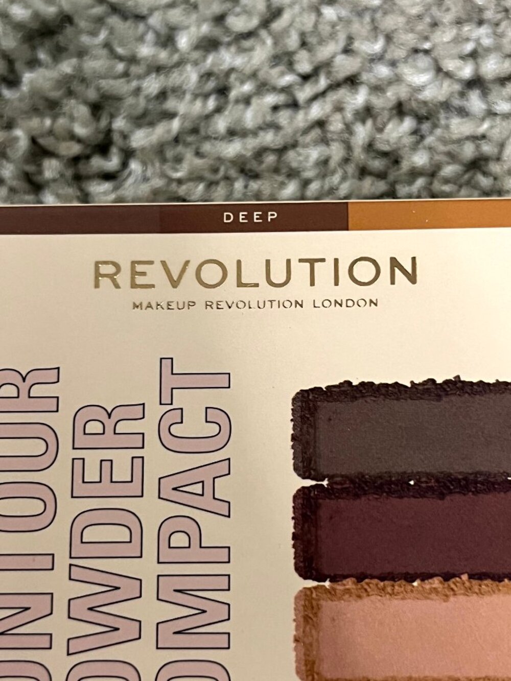 Revolution Contour Powder Compact Deep - Picture 2 of 5